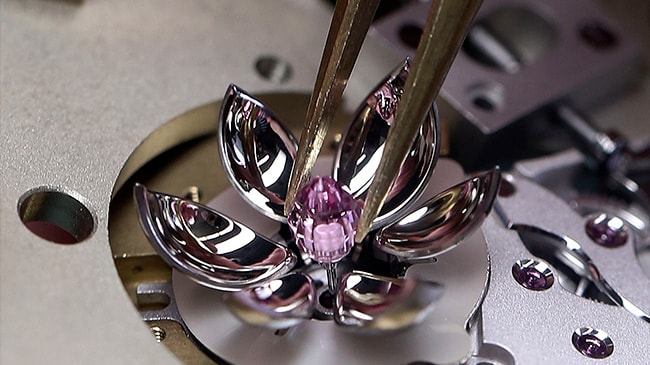 Jaquet Droz, J032004270, Lady 8 Flower, Close-up, Workshop