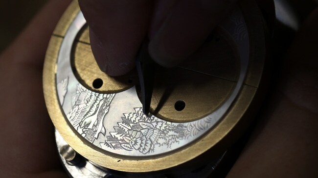 Jaquet Droz, J031533200, The Charming Bird, Close-Up, Workshop Engraving