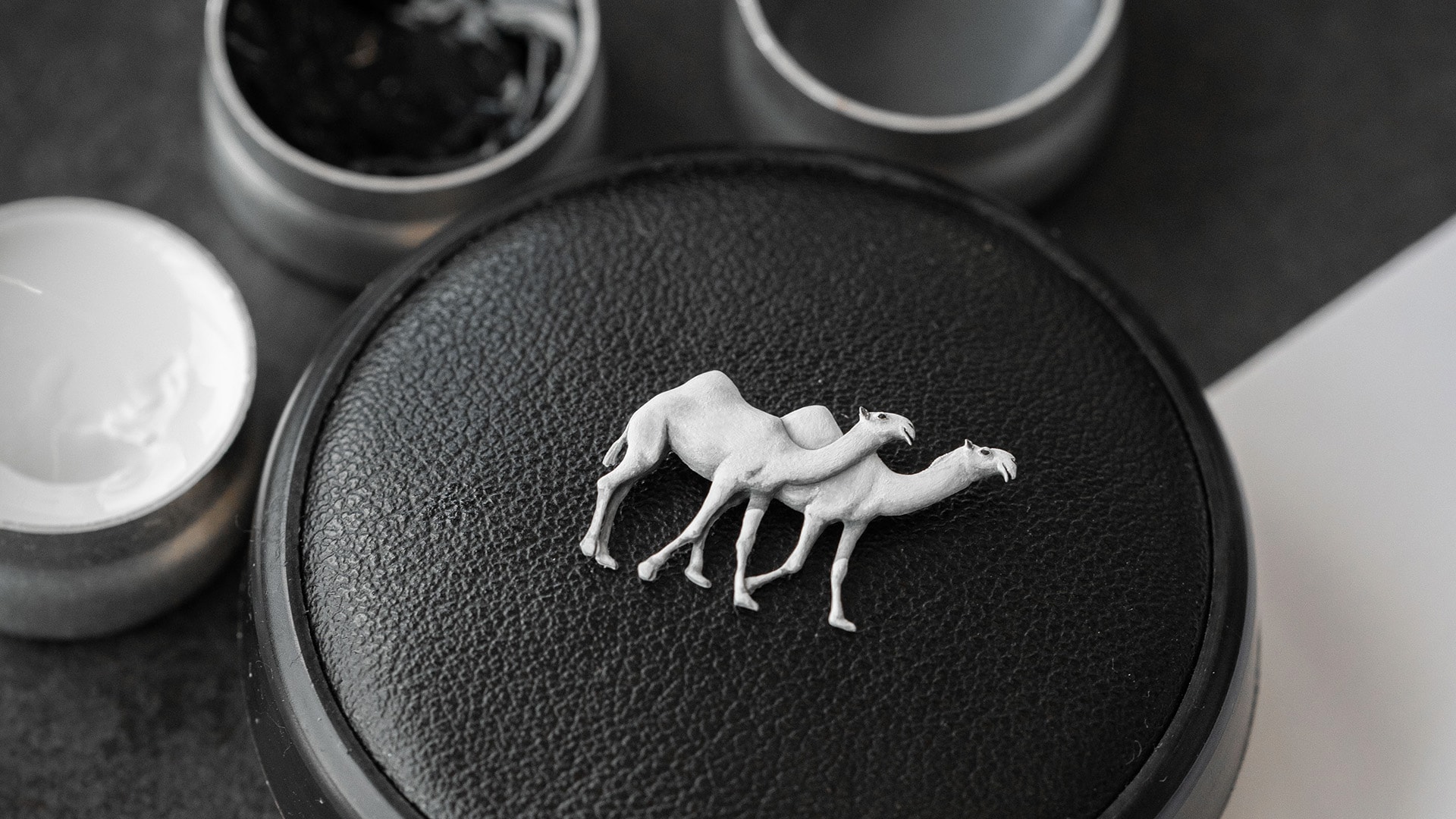 Petite Heure Minute Platinum - Camels