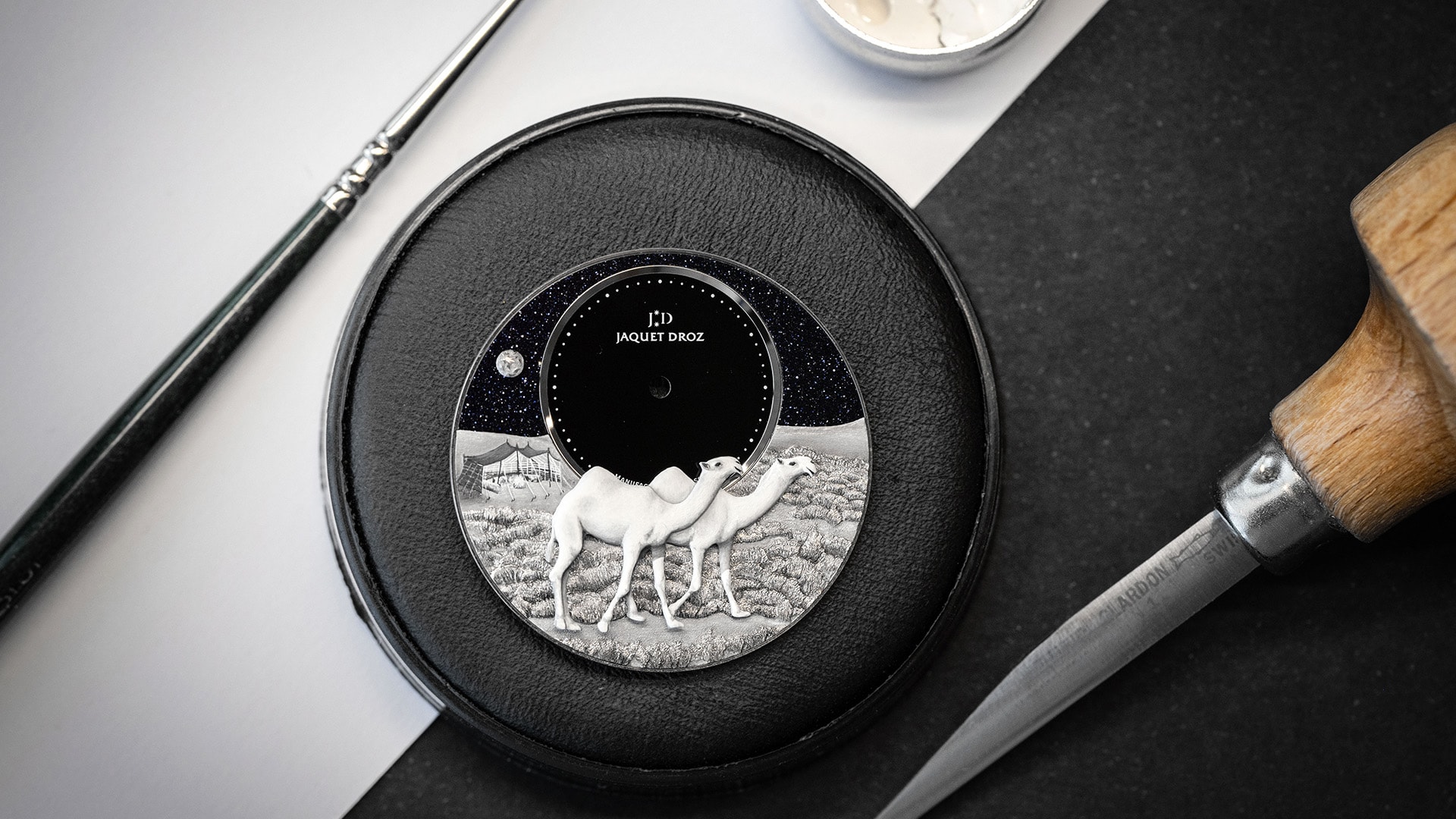 Petite Heure Minute Platinum - Camels