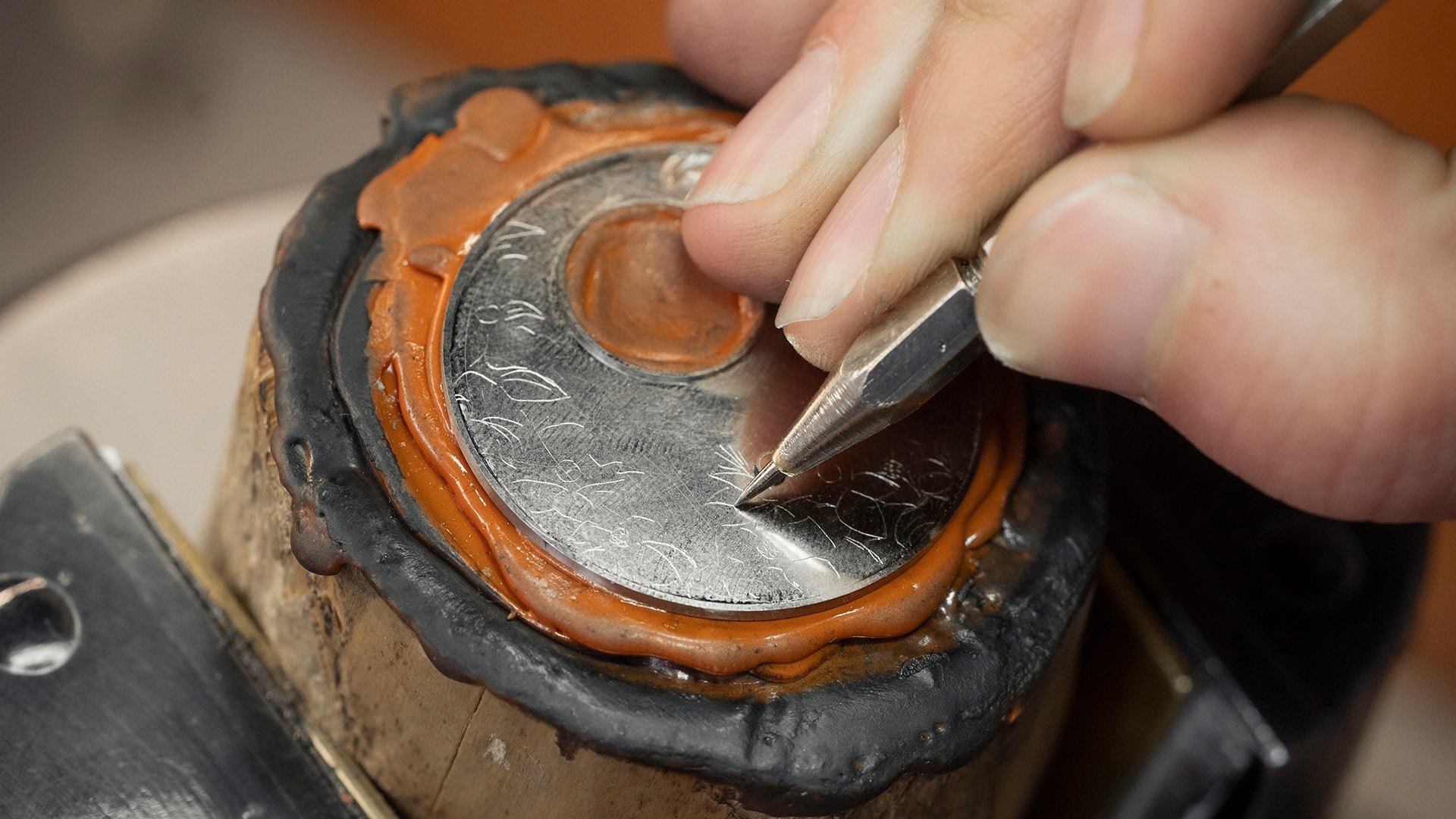 Petite Heure Minute Red Gold - Hummingbird