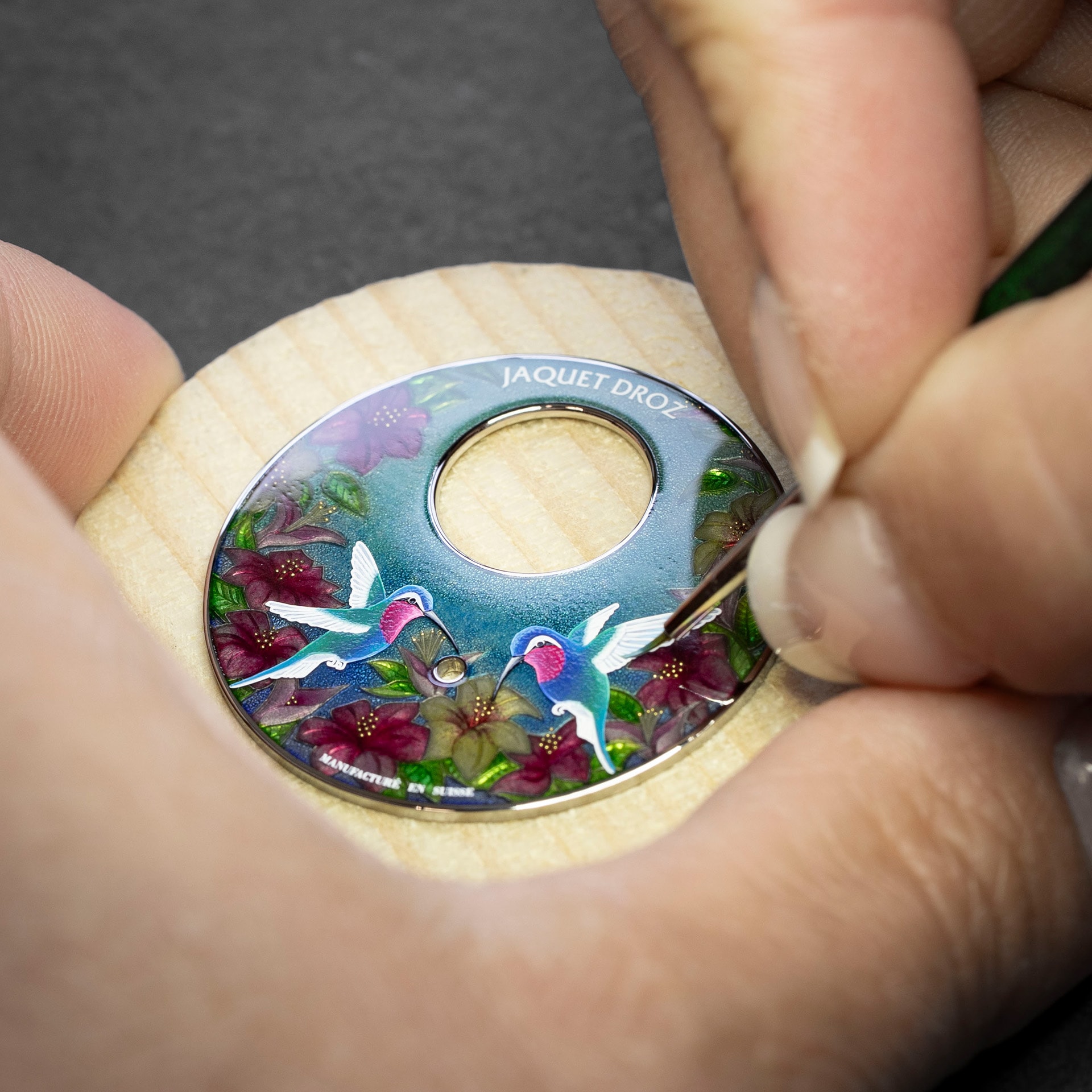 Petite Heure Minute Red Gold - Hummingbird