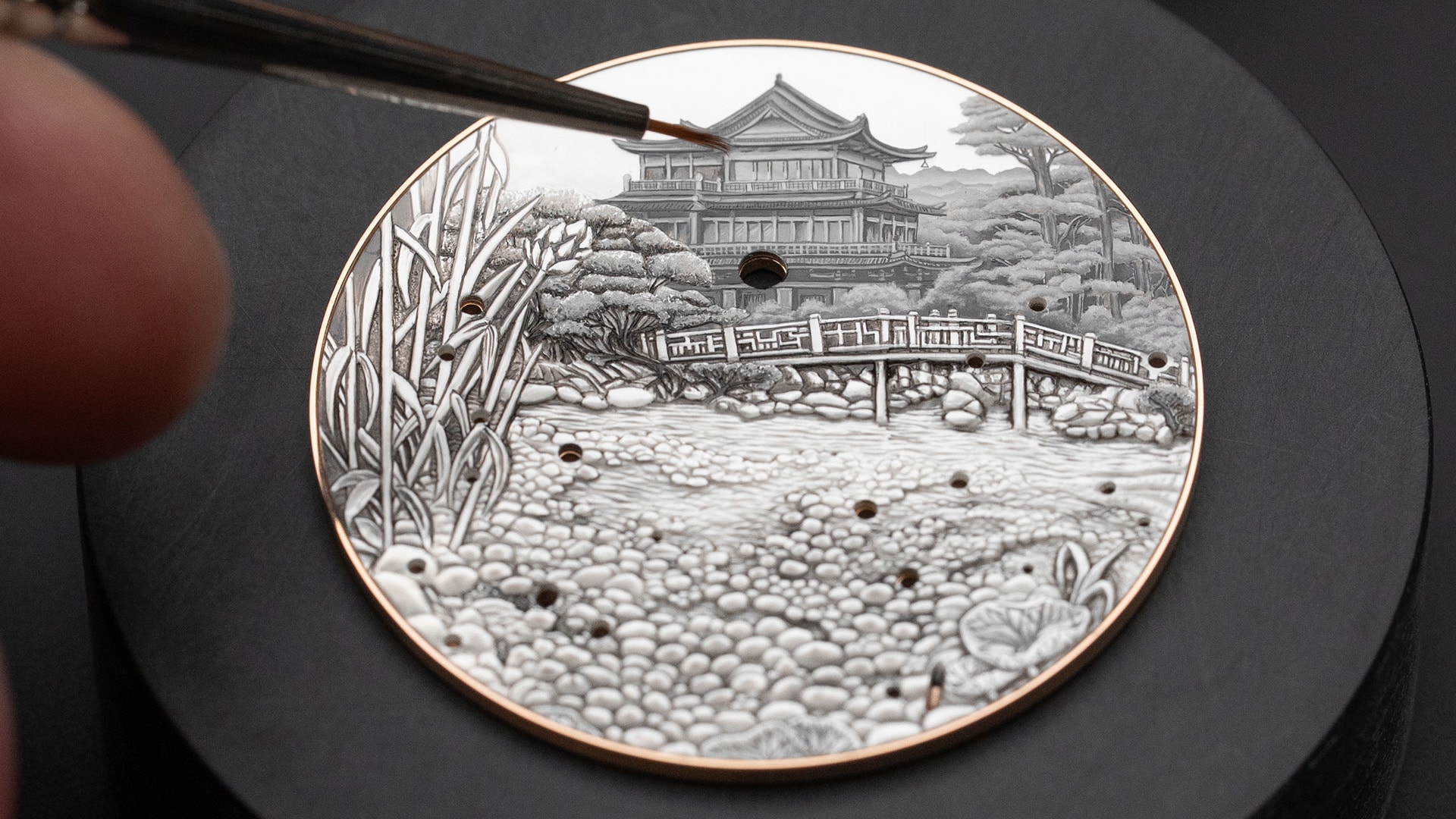 Petite Heure Minute Red Gold - Japanese Garden