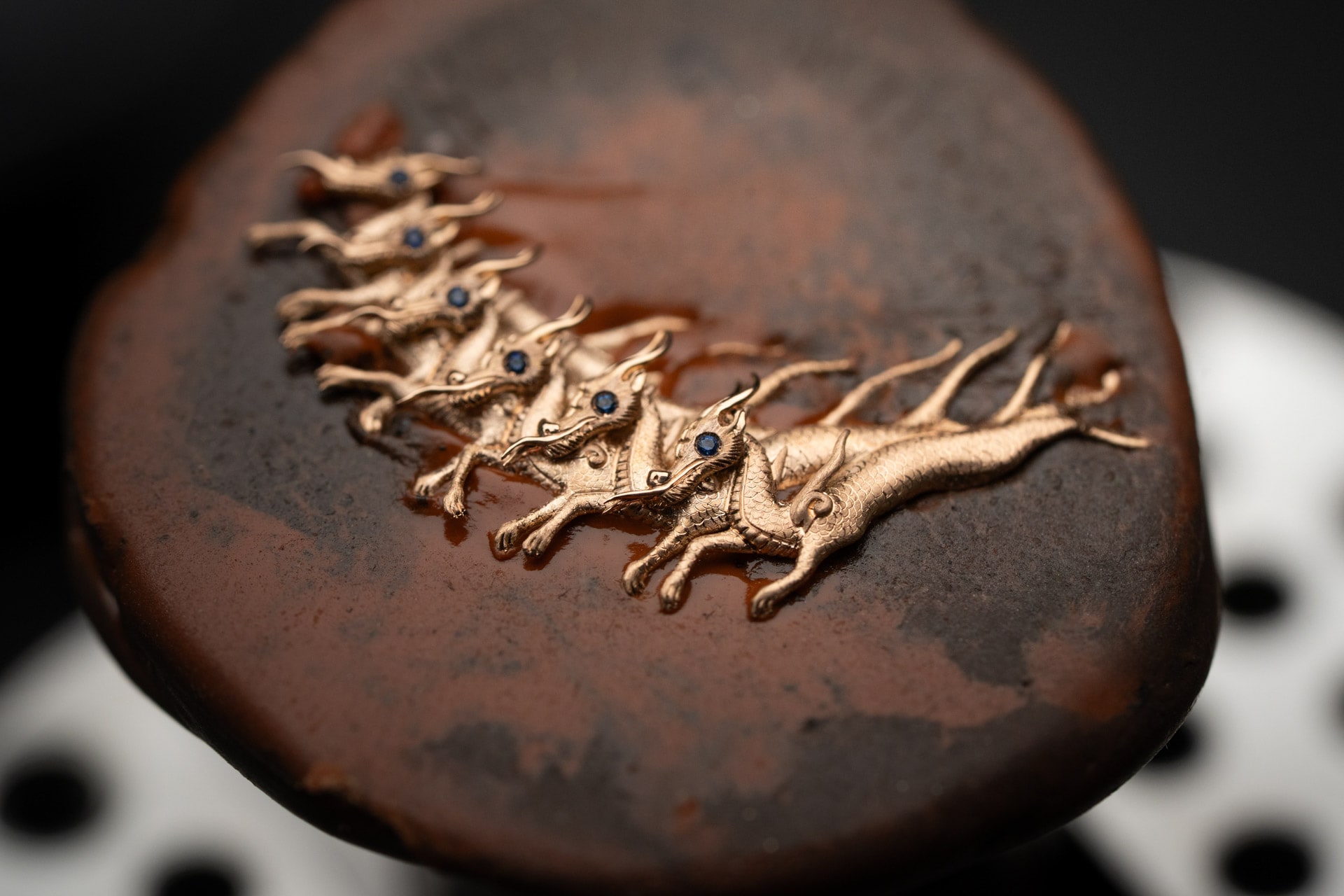 Wang Limin, Luo River, dragons engraving workshop