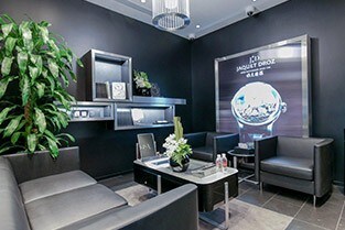 Jaquet Droz extends his boutique in Shanghai Xin Tian Di_313