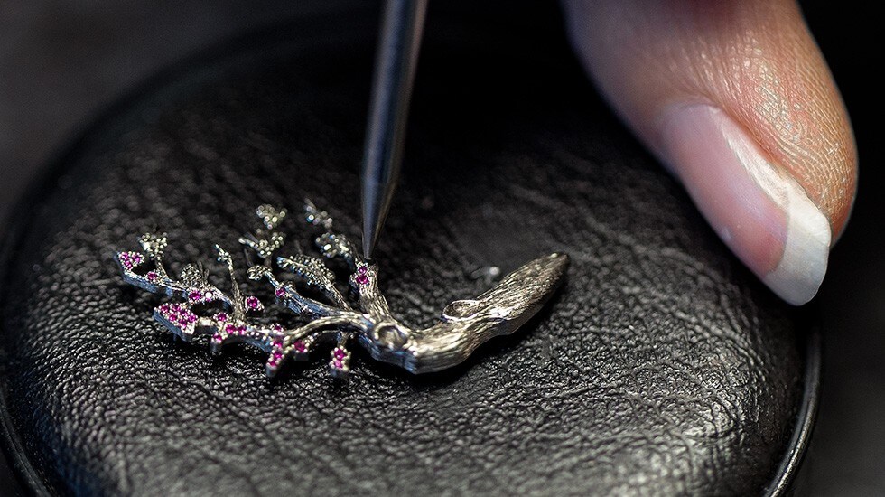 Jaquet Droz, Petite Heure Minute Buffalo, J005024286, Engraving Workshop, Tree detail