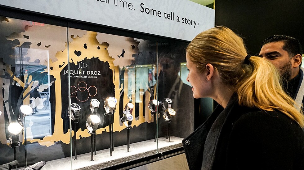 Jaquet Droz, Story Of The Unique Exibition in New York, Guest in front of showcase