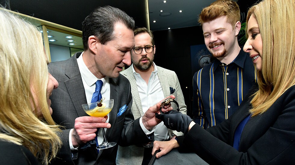 Jaquet Droz, Story Of The Unique Exibition in New York, Piece presentation to a guest